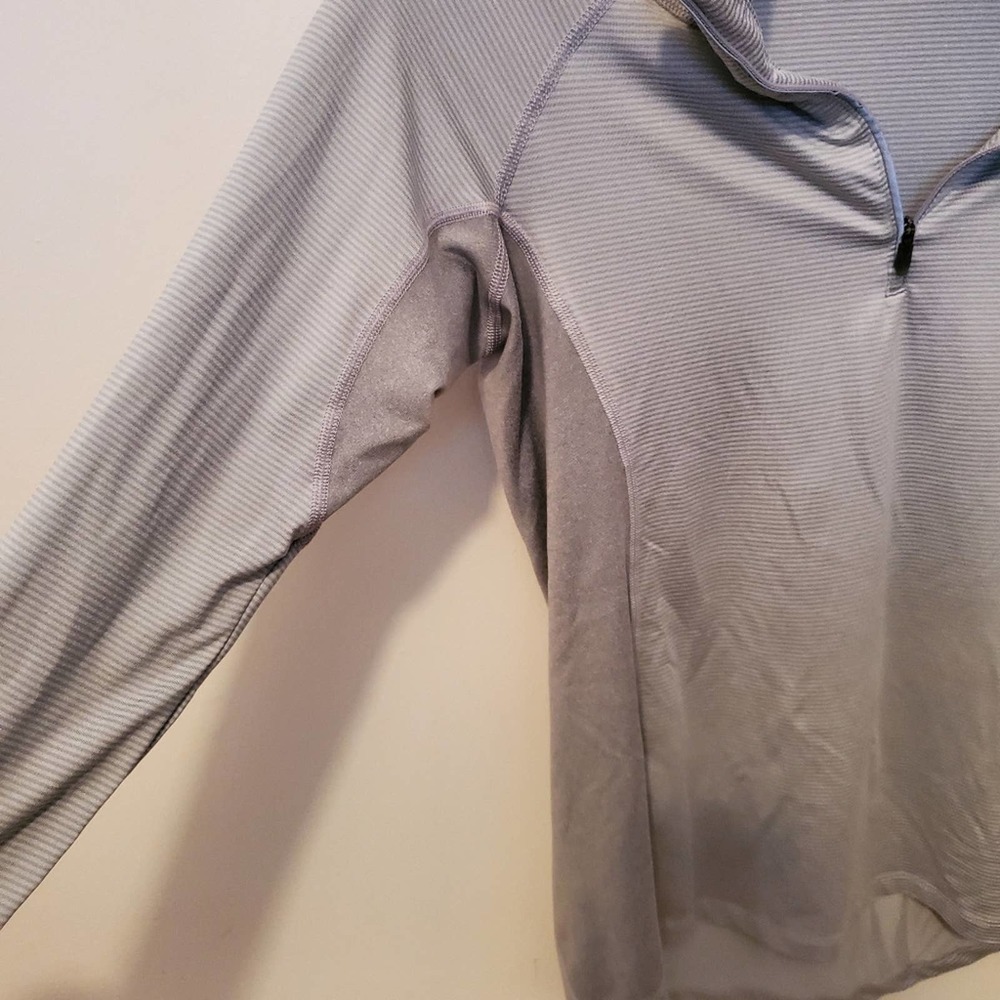 Columbia Women's 1/4 zip dry fit shirt - Picture 3 of 4
